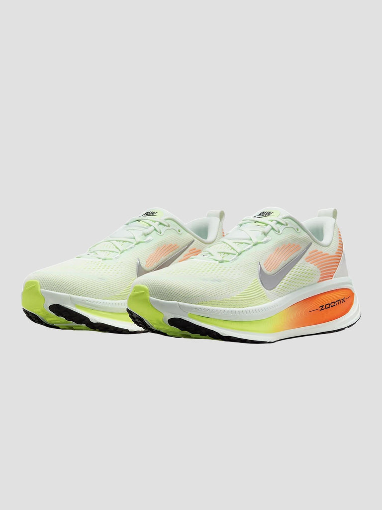 VOMERO 18 ROAD HM6803 300 NIKE 