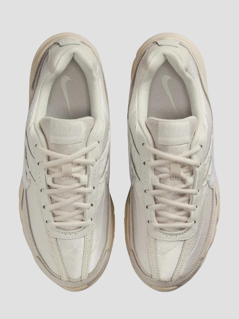 W INITIATOR 394053 103 NIKE 