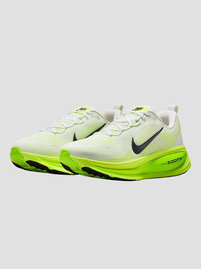VOMERO 18 HM6804 102 NIKE 