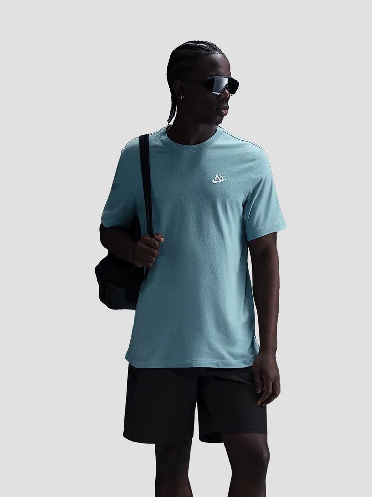 NSW CLUB TEE AR4997 465 NIKE 